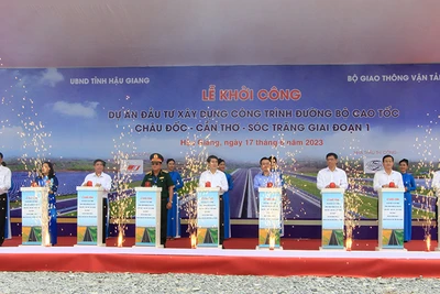 Nghi thức phát lệnh khởi công tại Hậu Giang