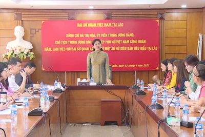 Chủ tịch Hội Liên hiệp Phụ nữ Việt Nam Hà Thị Nga phát biểu tại buổi gặp gỡ nữ kiều bào. Ảnh: Trịnh Dũng