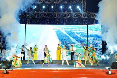Chương trình nghệ thuật tại lễ hội du lịch biển Xuân Thành mang lại nhiều cảm xúc, mới lạ với du khách.