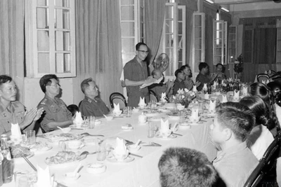 [Infographic] Những cống hiến to lớn của đồng chí Khamtay Siphandone đối với sự nghiệp cách mạng Lào