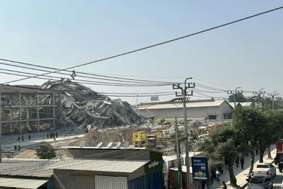 Hiện trường tòa nhà 30 tầng bị sập ở Chatuchak, Bangkok, Thái Lan. (Ảnh: NGỌC DIỆP)