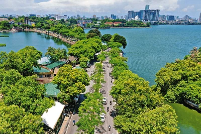 Hà Nội đang nỗ lực khai thác giá trị hồ Tây, nhưng vẫn bảo vệ tốt cảnh quan, môi trường.