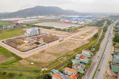 Dự án nhà ở khu công nghiệp Đông Mai tại thị xã Quảng Yên (Quảng Ninh) đang được thi công.