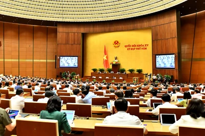 Các đại biểu tham dự kỳ họp thứ 5, Quốc hội khóa XV tại hội trường Diên Hồng. (Ảnh NGUYỄN ĐĂNG) 