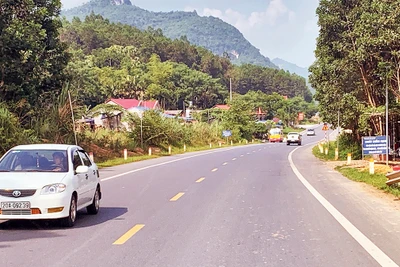 Ðường Thái Nguyên-Chợ Mới hoàn thành đã cơ bản tháo “nút thắt” giao thông kết nối về vùng xuôi cho Bắc Kạn. (Ảnh HƯƠNG LAN)