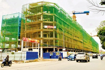 Khu nhà ở xã hội tại Tổng kho 3 Lạc Viên (quận Ngô Quyền) với gần 4.500 căn đang được khẩn trương xây dựng.