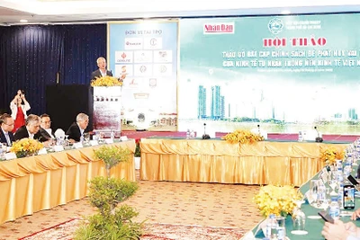 Quang cảnh Hội thảo “Tháo gỡ bất cập chính sách để phát huy vai trò của kinh tế tư nhân trong nền kinh tế Việt Nam” tại Thành phố Hồ Chí Minh. (Ảnh THẾ ANH)