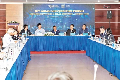 Quang cảnh buổi diễn đàn.