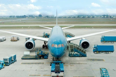 Đầu tư hạ tầng hàng không đòi hỏi nguồn vốn lớn và dài hạn.