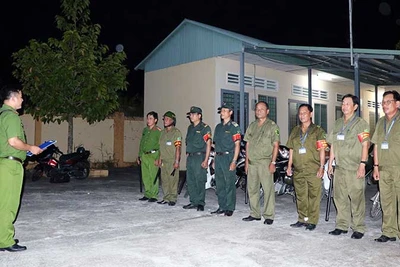 Công an tỉnh Kiên Giang triển khai mô hình "Liên kết bảo đảm an ninh trật tự" tại Khu công nghiệp Thạnh Lộc, huyện Châu Thành. (Ảnh TIẾN DŨNG)