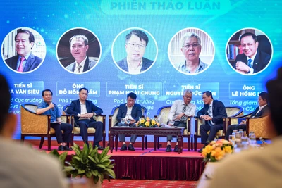 Toàn cảnh phiên thảo luận về các sáng kiến hợp tác thực chất, hiệu quả giữa địa phương, doanh nghiệp hàng không, du lịch và kiến nghị Chính phủ những giải pháp hỗ trợ.