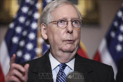 Lãnh đạo đa số tại Thượng viện Mỹ Mitch McConnell trong cuộc họp báo tại Washington, D.C., ngày 15/12/2020. Ảnh: THX/TTXVN