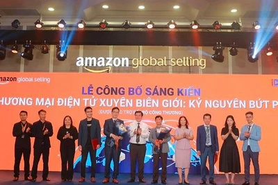 Lễ ký kết biên bản ghi nhớ và công bố sáng kiến “Thương mại điện tử xuyên biên giới: Kỷ nguyên bứt phá” do Cục Thương mại điện tử và Kinh tế số (iDEA) - Bộ Công thương và Amazon Global Selling Việt Nam đã tổ chức tháng 8/2022. (Ảnh: Bộ Công thương)