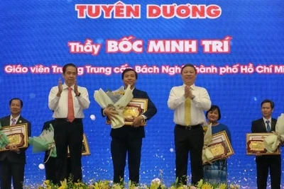 Các nhà giáo tiêu biểu vinh dự nhận giải thưởng Trần Đại Nghĩa lần thứ I năm 2022.