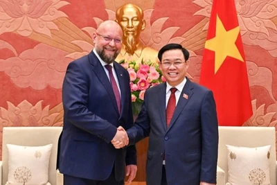 [Ảnh] Chủ tịch Quốc hội Vương Đình Huệ tiếp Phó Chủ tịch Hạ viện Cộng hòa Séc Jan Bartosek