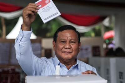 Ông Prabowo Subianto tại điểm bỏ phiếu ở Bogor ngày 14/2/2024. (Ảnh: AFP/TTXVN)