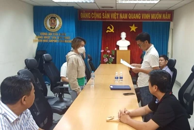 Cơ quan Cảnh sát điều tra, Công an tỉnh Đồng Tháp công bố quyết định truy nã đối tượng Nguyễn Thị Ánh Nga. 