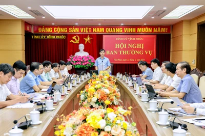 Ban Thường vụ Tỉnh ủy Vĩnh Phúc họp bàn về công tác cán bộ.