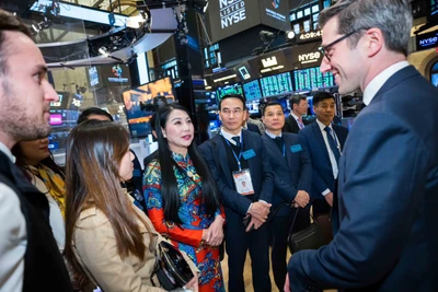 Đoàn công tác của tỉnh Vĩnh Phúc thăm Sàn giao dịch chứng khoán New York.