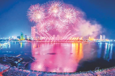 Lễ hội pháo hoa quốc tế Đà Nẵng 2025 mở ra cơ hội phát triển lâu dài, rộng mở cho tất cả các ngành dịch vụ, đầu tư của thành phố trong tương lai.