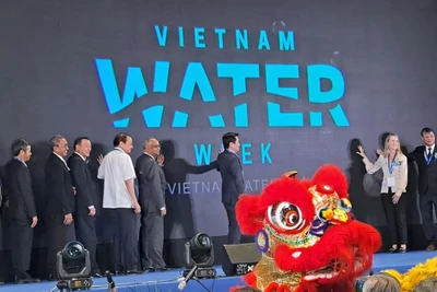 Các đại biểu thực hiện nghi thức khai mạc Tuần lễ ngành nước Việt Nam 2023.