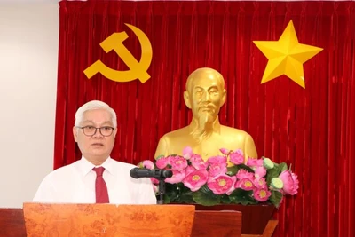 Bí thư Tỉnh ủy Bình Dương Nguyễn Văn Lợi phát biểu ý kiến tại hội nghị.