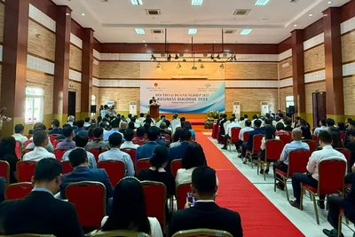 Hội nghị Đối thoại doanh nghiệp 2025 thu hút đông đảo đại diện các doanh nghiệp Việt Nam và doanh nghiệp gốc Việt tại Campuchia tham dự.