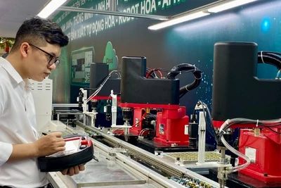 Giới thiệu dây chuyền sản xuất tự động sử dụng AI và Robot của Rạng Đông.