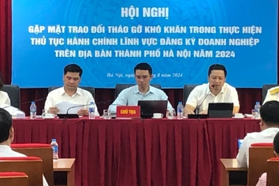 Sở Kế hoạch và Đầu tư Hà Nội tổ chức hội nghị tháo gỡ khó khăn cho doanh nghiệp khi thực hiện thủ tục đăng ký. 