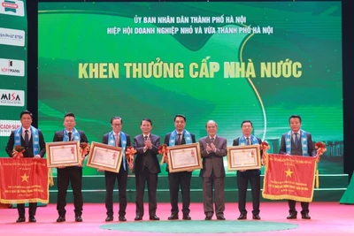 Các doanh nghiệp, doanh nhân tiêu biểu được nhận Huân chương lao động hạng 2, hạng 3 và Cờ thi đua của Chính phủ.