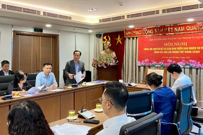 Giám đốc Sở Giáo dục và Đào tạo Hà Nội Trần Thế Cương thông tin tại Hội nghị.