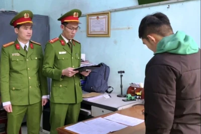 Cơ quan chức năng thi hành Lệnh bắt tạm giam bị can.