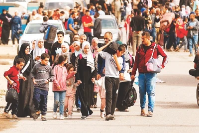 Người dân ở Dải Gaza sơ tán về phía nam.