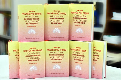 Bìa quyển sách Tổng Bí thư Nguyễn Phú Trọng với niềm tin của nhân dân trong nước và sự ủng hộ của bạn bè quốc tế. (Ảnh ANH SƠN)