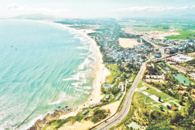 Đường ven biển ĐT639 tỉnh Bình Định tạo thuận lợi kết nối vùng duyên hải miền trung.