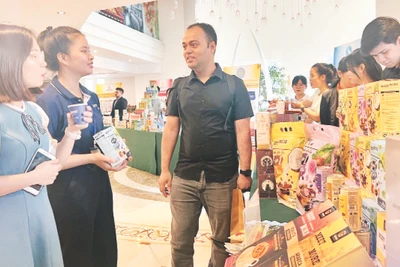 Doanh nghiệp giới thiệu các sản phẩm xuất khẩu vào thị trường Halal. 