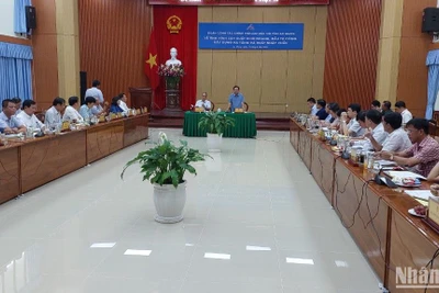 Quang cảnh buổi làm việc.