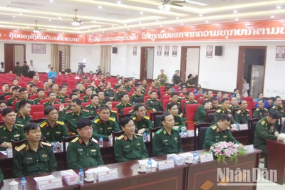 Lãnh đạo Bộ Quốc phòng hai nước và đại diện lãnh đạo các đơn vị tham dự buổi tọa đàm.