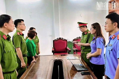 Cơ quan Cảnh sát điều tra Công an tỉnh Sơn La thi hành các quyết định tố tụng đối với Nguyễn Thị Thùy Dương.