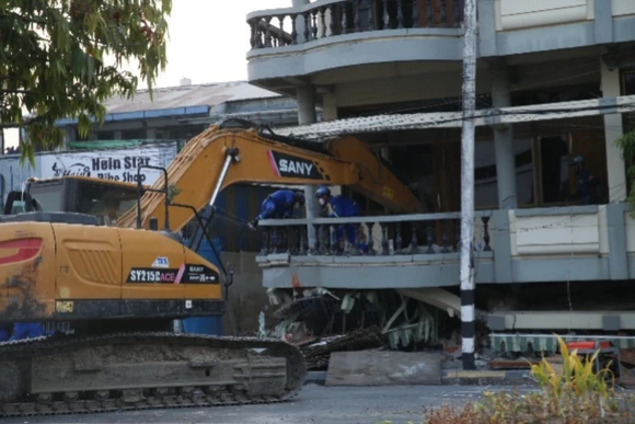 Cảnh tàn phá sau trận động đất tại Mandalay, Myanmar. (Ảnh: THX/TTXVN)