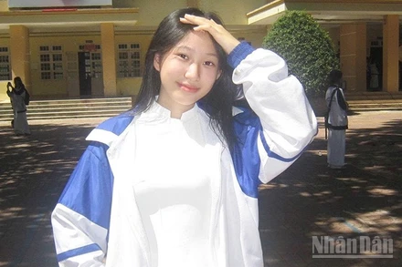 Em Trần Thị Tường Vy, học sinh lớp 11 Anh, Trường THPT chuyên Nguyễn Tất Thành (Kon Tum, Quảng Ngãi) mơ ước được đến thành phố Saint Petersburg, Liên bang Nga học tập.