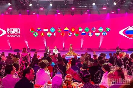 Lễ bốc thăm thứ tự biểu diễn của các thí sinh tham dự vòng chung kết cuộc thi âm nhạc quốc tế “Intervision 2025”. (Ảnh: NGUYỄN HOÀNG)