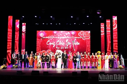 Chương trình văn nghệ đặc sắc chào đón Tết Nguyên đán Bính Ngọ 2026. (Ảnh: XUÂN HƯNG)