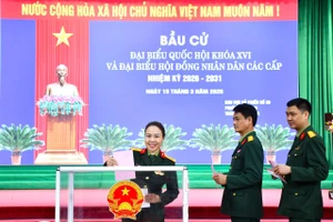 Các cử tri của Học viện Quân y nô nức tham gia bỏ phiếu bầu cử đại biểu Quốc hội khóa XVI và đại biểu Hội đồng nhân dân các cấp nhiệm kỳ 2026-2031.