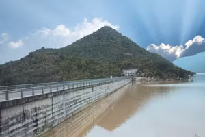 Hồ chứa nước Sông Cái thuộc hệ thống thủy lợi Tân Mỹ cung cấp nguồn nước cho tưới tiêu và nhà máy Thuỷ điện tích năng Bác Ái.