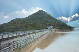 Hồ chứa nước Sông Cái thuộc hệ thống thủy lợi Tân Mỹ cung cấp nguồn nước cho tưới tiêu và nhà máy Thuỷ điện tích năng Bác Ái.