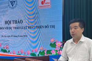 Thạc sĩ Nguyễn Quyết Chiến, Tổng Thư ký Liên hiệp Hội Khoa học và Kỹ thuật Việt Nam phát biểu tại hội thảo. (Ảnh: BÍCH LIÊN)