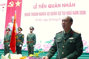 Thiếu tướng Phạm Đức Tiếp, Phó Giám đốc Học viện Quân y phát biểu tại buổi lễ.