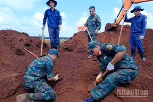 Đội K72 tìm kiếm hài cốt liệt sĩ tại xã Minh Đức, thành phố Đồng Nai.