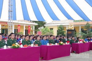 Các đại biểu tham dự chương trình phát động.